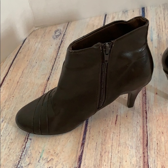 Chocolate brown unlisted booties - Picture 3 of 10